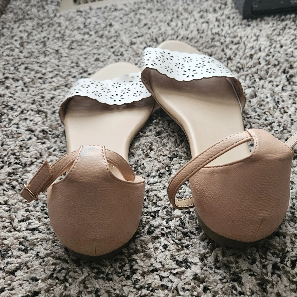Sandals - Picture 2 of 3
